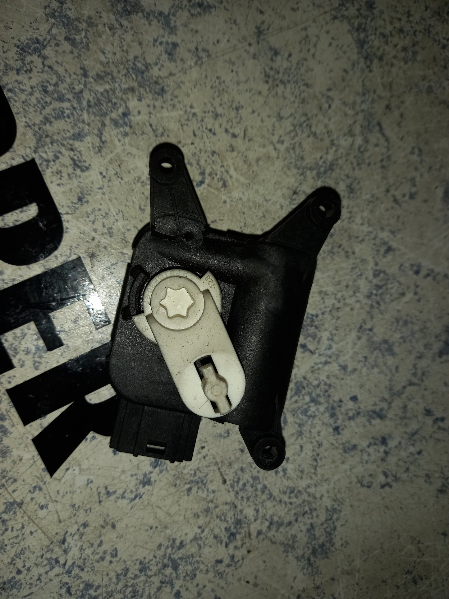 Antriebsmotor Klappe Heizung VW Golf 5 BJ 2003-2010 0132801340
