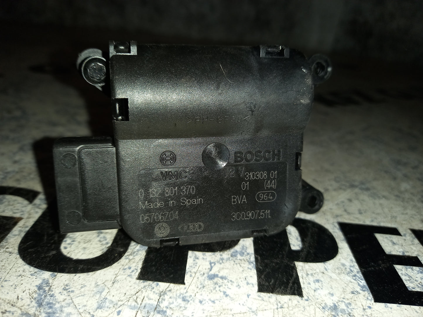 Antriebsmotor Klappe Heizung VW Passat 3C BJ. 2005-2010 0132801370