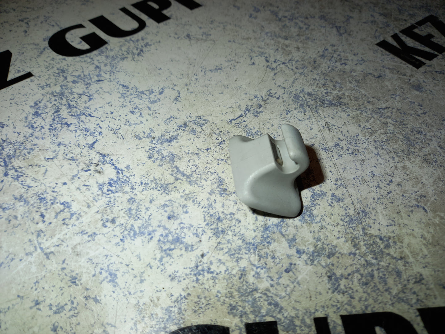 Halter für Sonnenblende VW Golf 5 BJ 2003-2010 1K0857561B