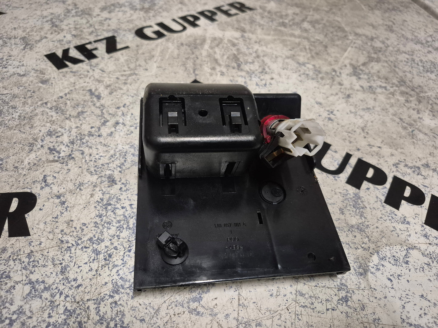 Aschenbecher vorne Mittelkonsole VW Golf 4 BJ 1997-2008 1J0857961G