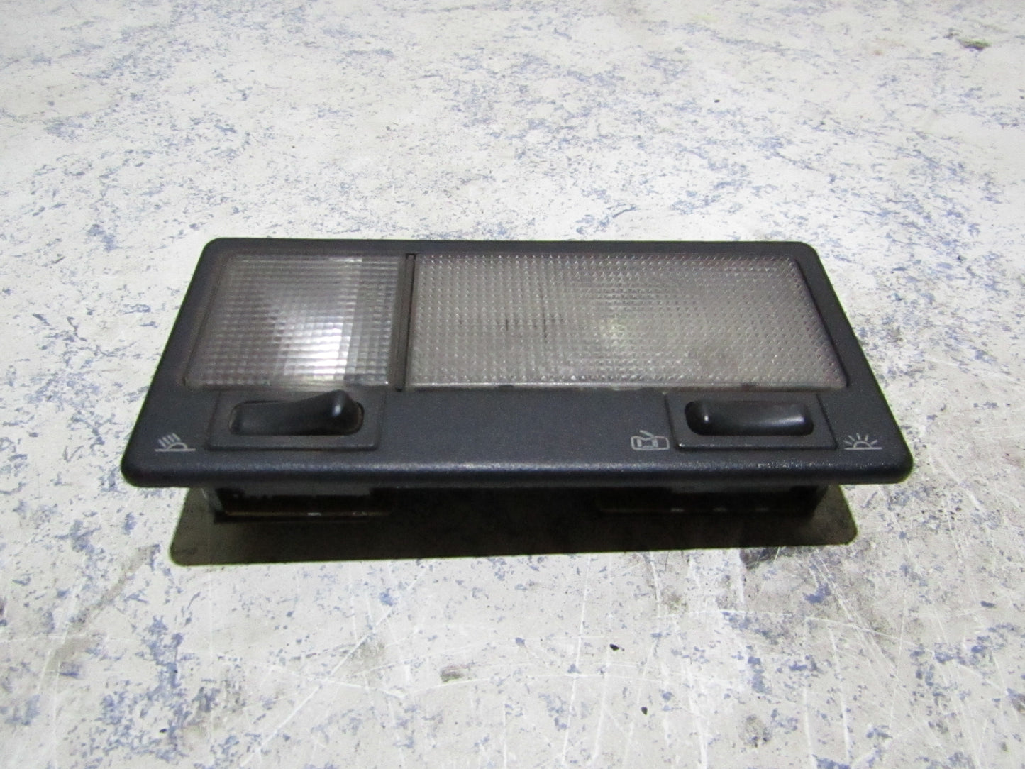 Innenraumleuchte Schwarz Golf 3 357947111C
