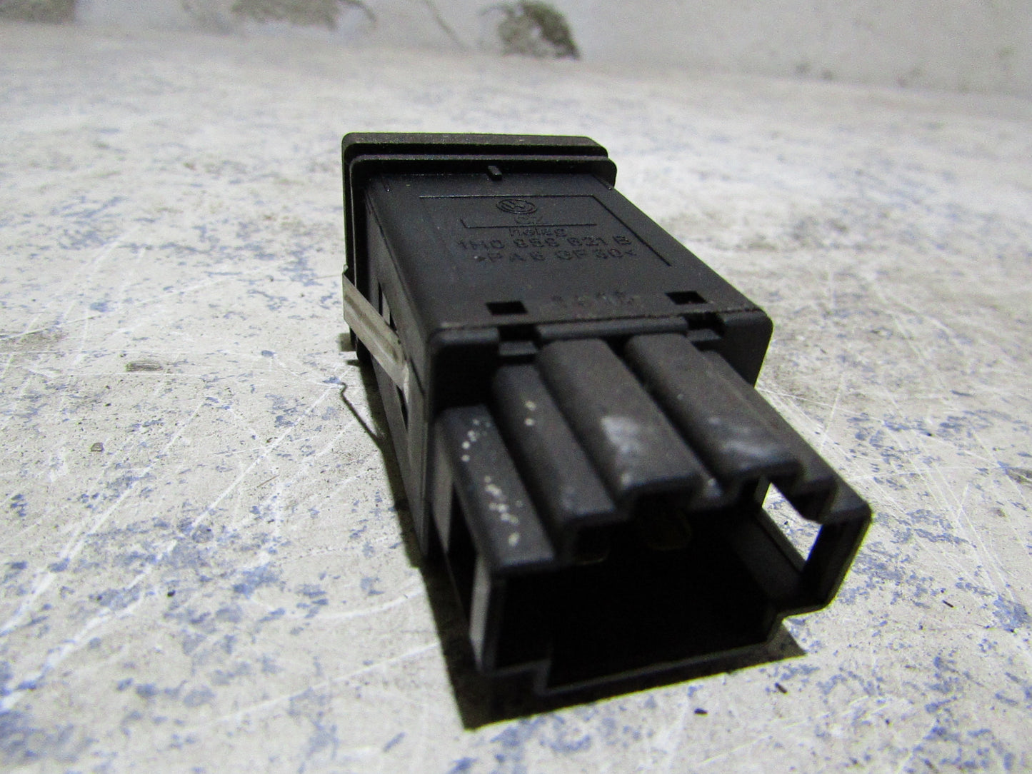 Golf 3 Schalter Heckscheibenheizung 1H0 959 821 B