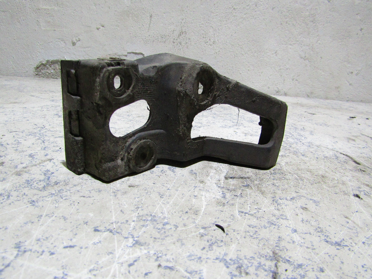 Halterung rechts Audi A4/S4 B6 8E0853922B