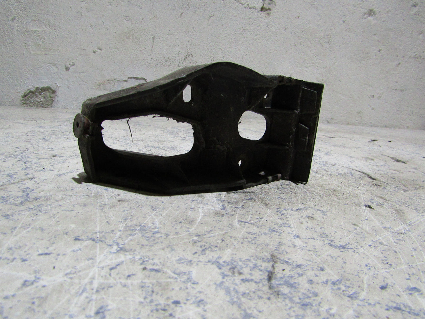 Halterung rechts Audi A4/S4 B6 8E0853922B