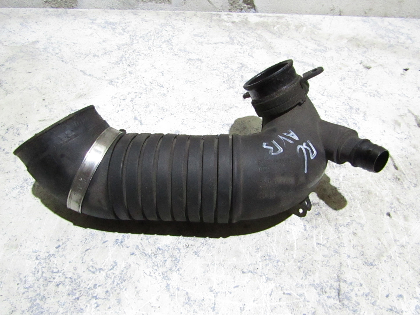 Audi A4 B6 Ansaugschlauch Turbolader 8E0129615A
