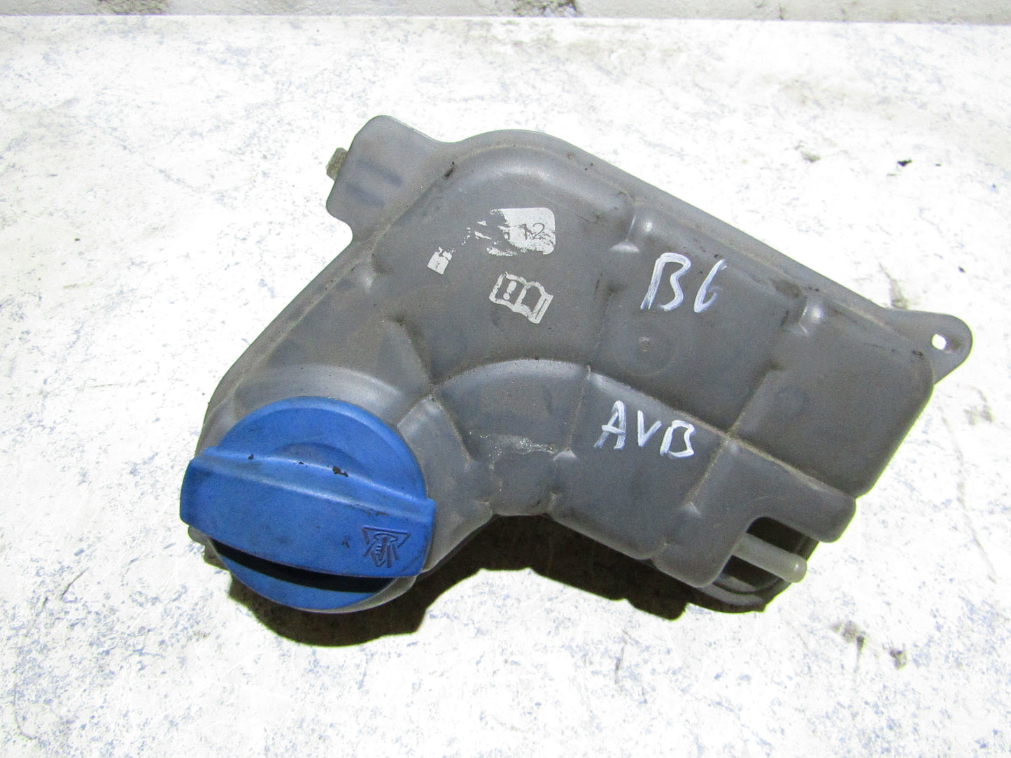 Audi A4 B6 Ausgleichsbehälter Kühlmittel 8E0 121 403