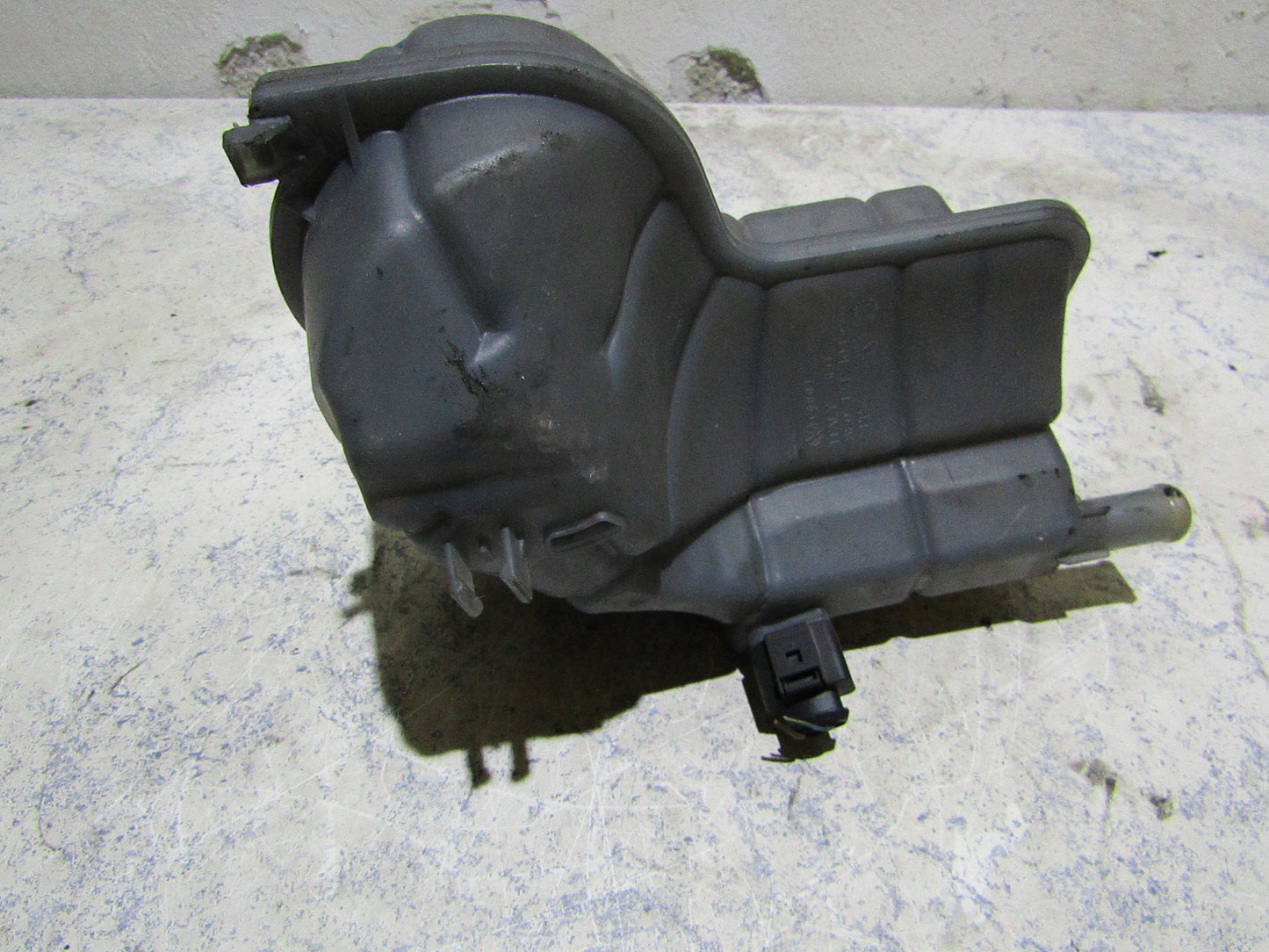 Audi A4 B6 Ausgleichsbehälter Kühlmittel 8E0 121 403