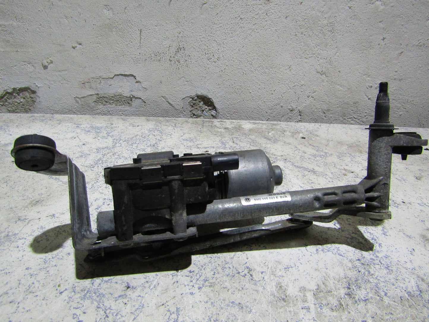 Scheibenwischermotor mit Gestänge Links VW Golf 5 Plus 5M0955119B - 5M0 955 023 E