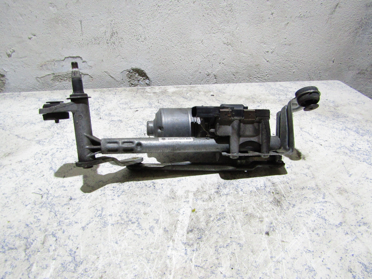 Scheibenwischermotor mit Gestänge Rechts VW Golf 5 Plus 5M0955120B - 5M0955024E