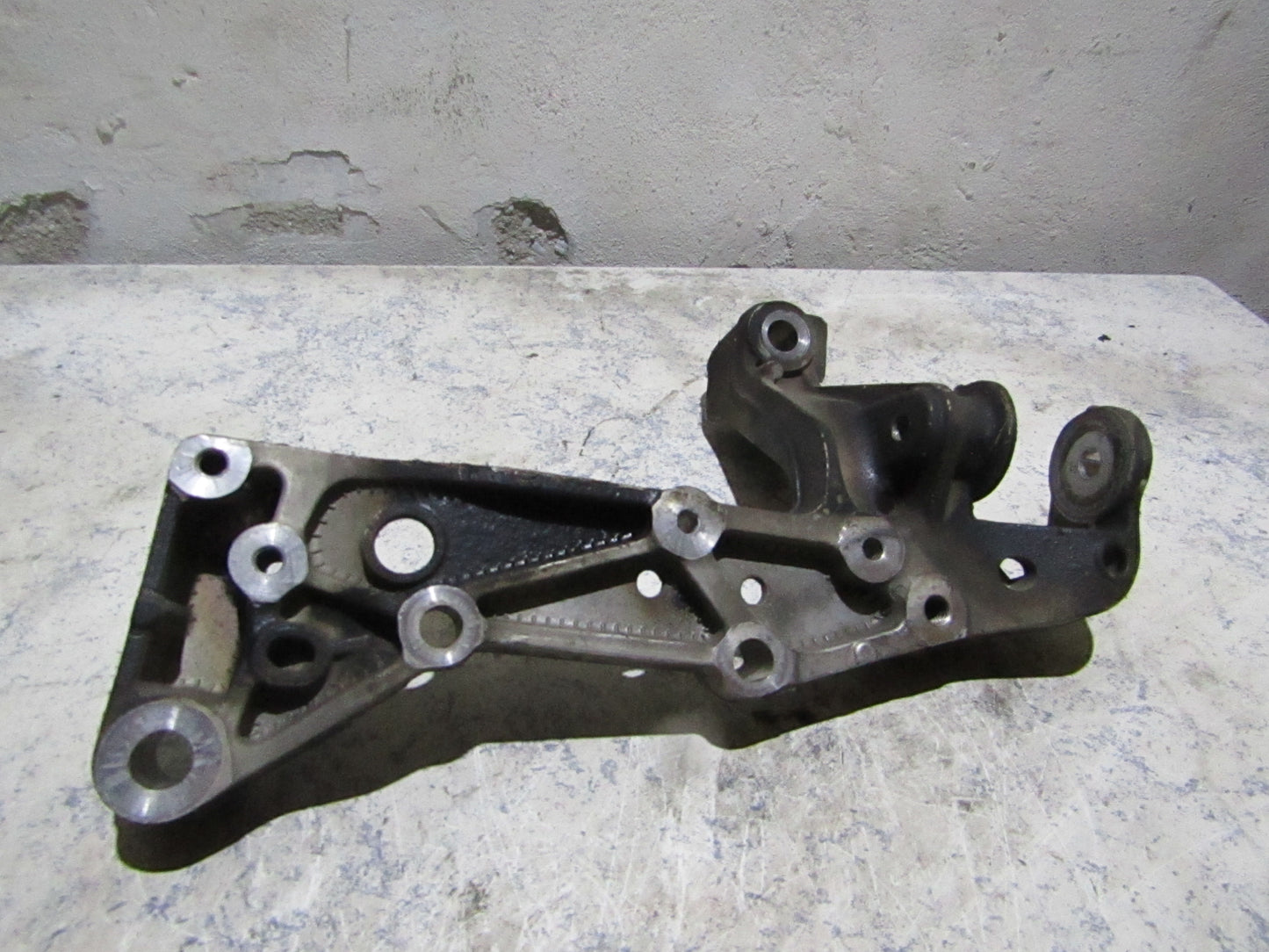 Querlenkerhalter vorne Rechts VW Golf 5 / Golf 6 / Jetta III / Audi A3 8P 1K0199296F