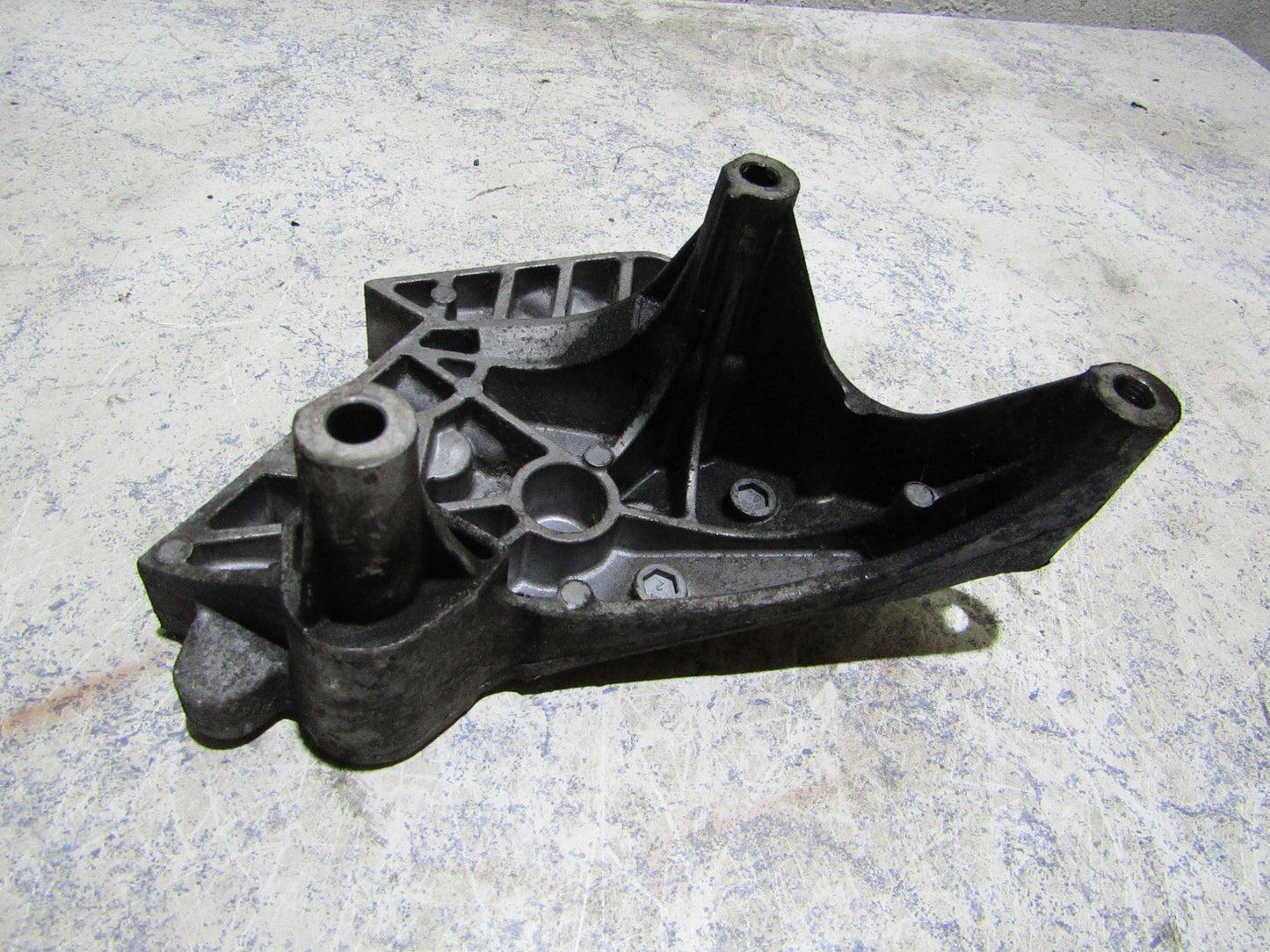 Motorträger / Motoraufhängung VW Golf 5 / Jetta III / Passat B6 3C / Audi A3 8P 03G199207G