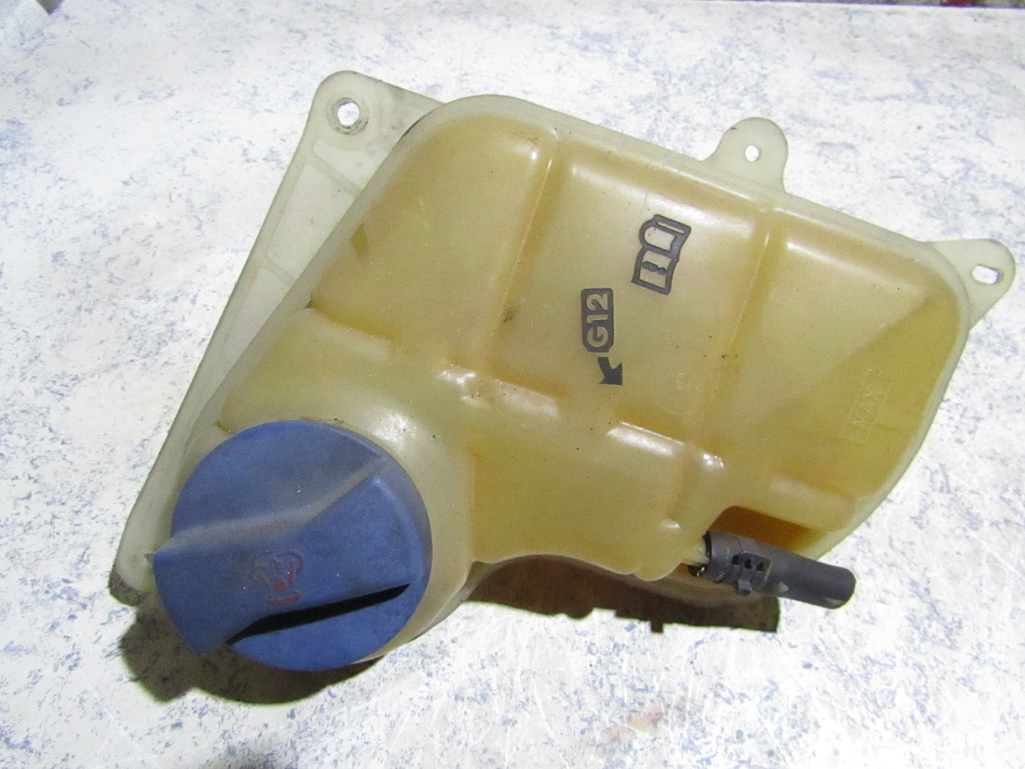 VW Passat 3BG Ausgleichsbehälter Kühlmittel 8D0121403L