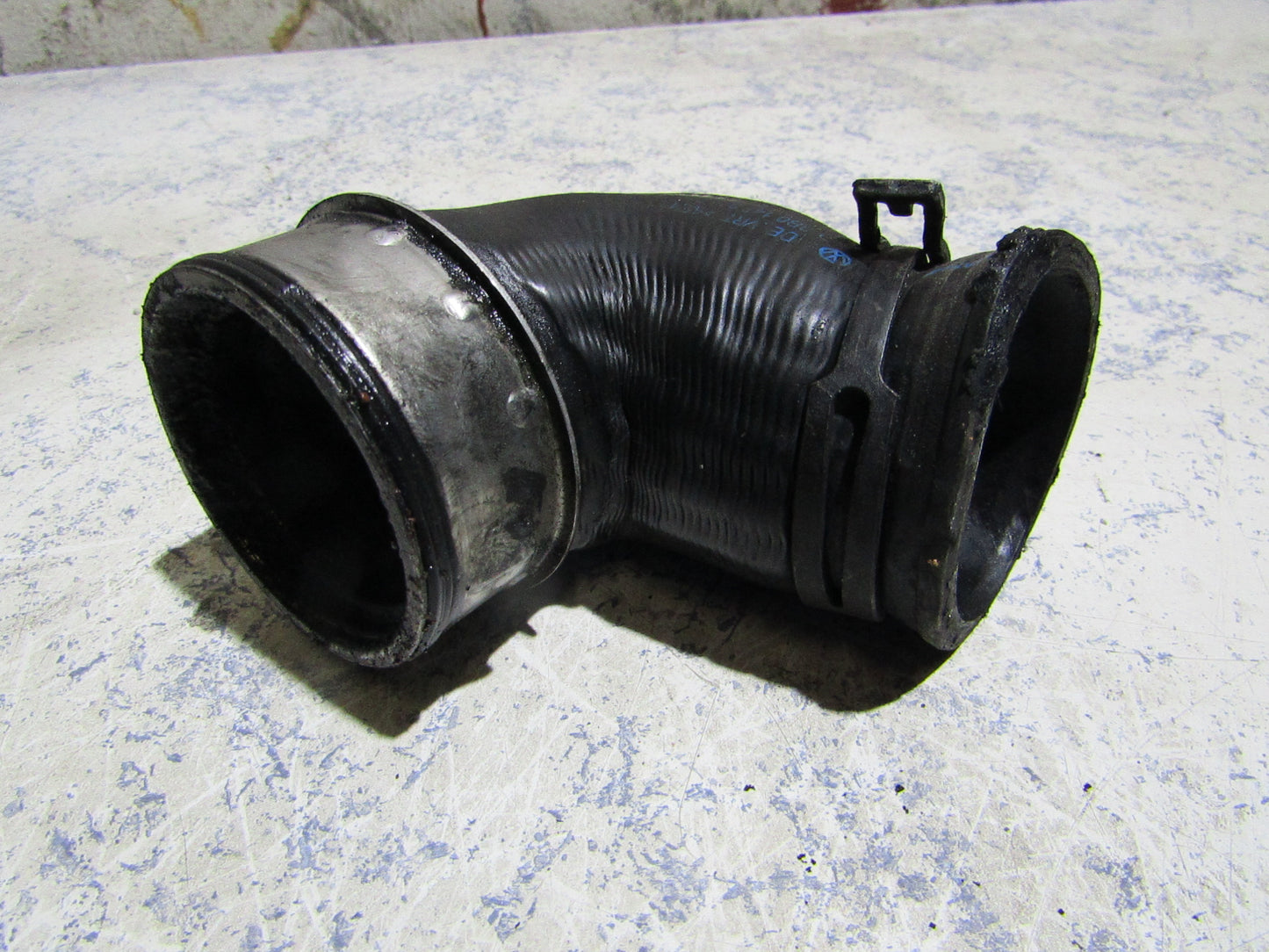VW Passat 3BG 1.9 TDI 131 PS Ladeluftschlauch Turboschlauch 3B0145834P