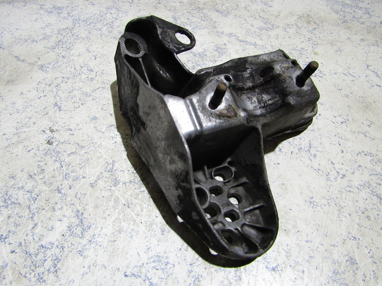 VW Passat 3BG Motoraufhängung Motorhalter 8E0199351