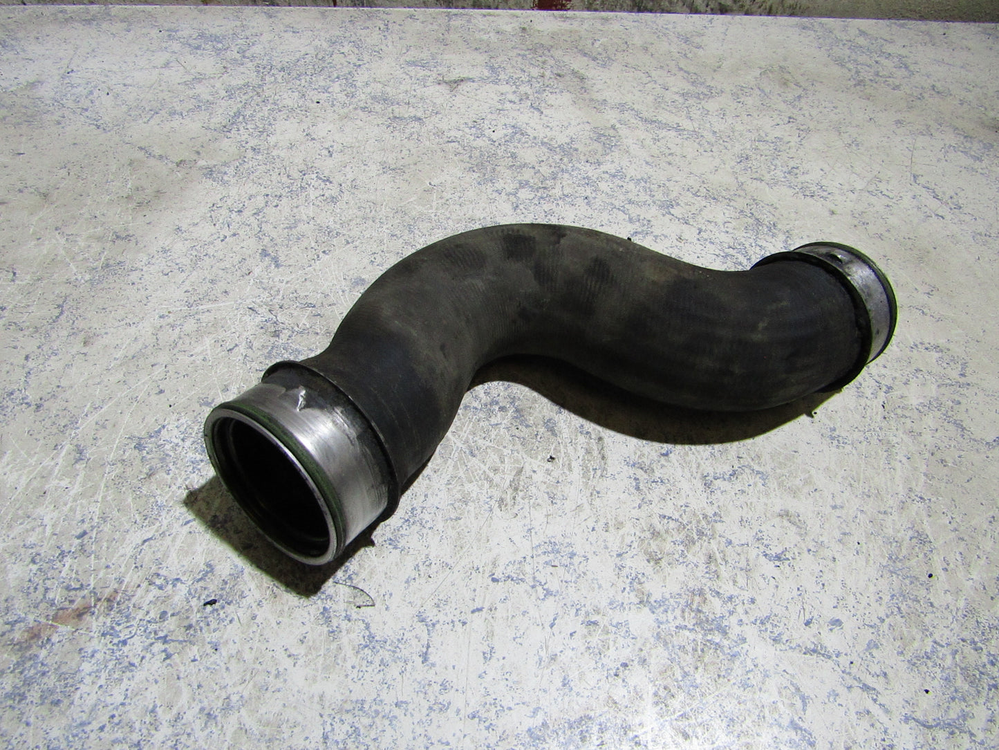 Ladeluftschlauch Audi A3 8p 1K0145832E