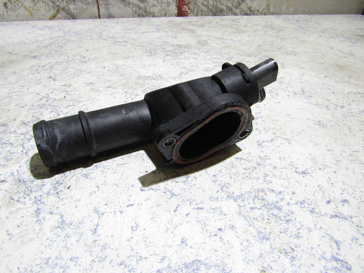 Kühlmittel Flansch VW Passat 3C Bj.2005-2010 1.9 TDI BLS 105 PS 03G121132B