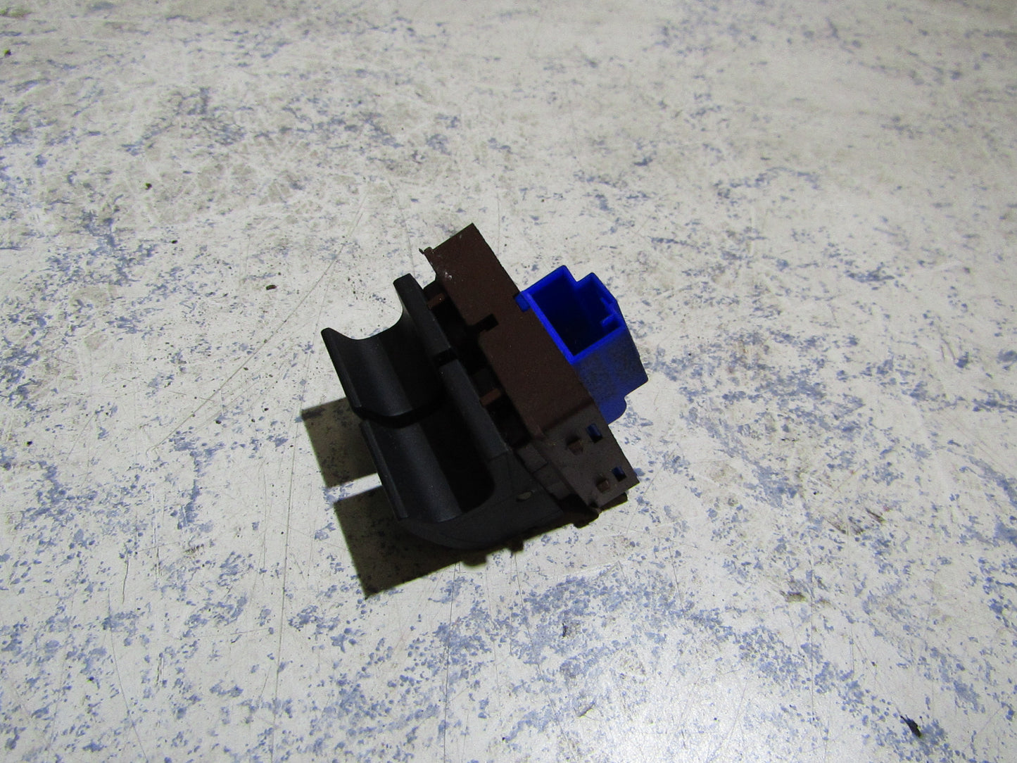 Schalter für Heckklappenöffner Tanköffner VW Passat 3C Bj.2005-2010 3C0959903B