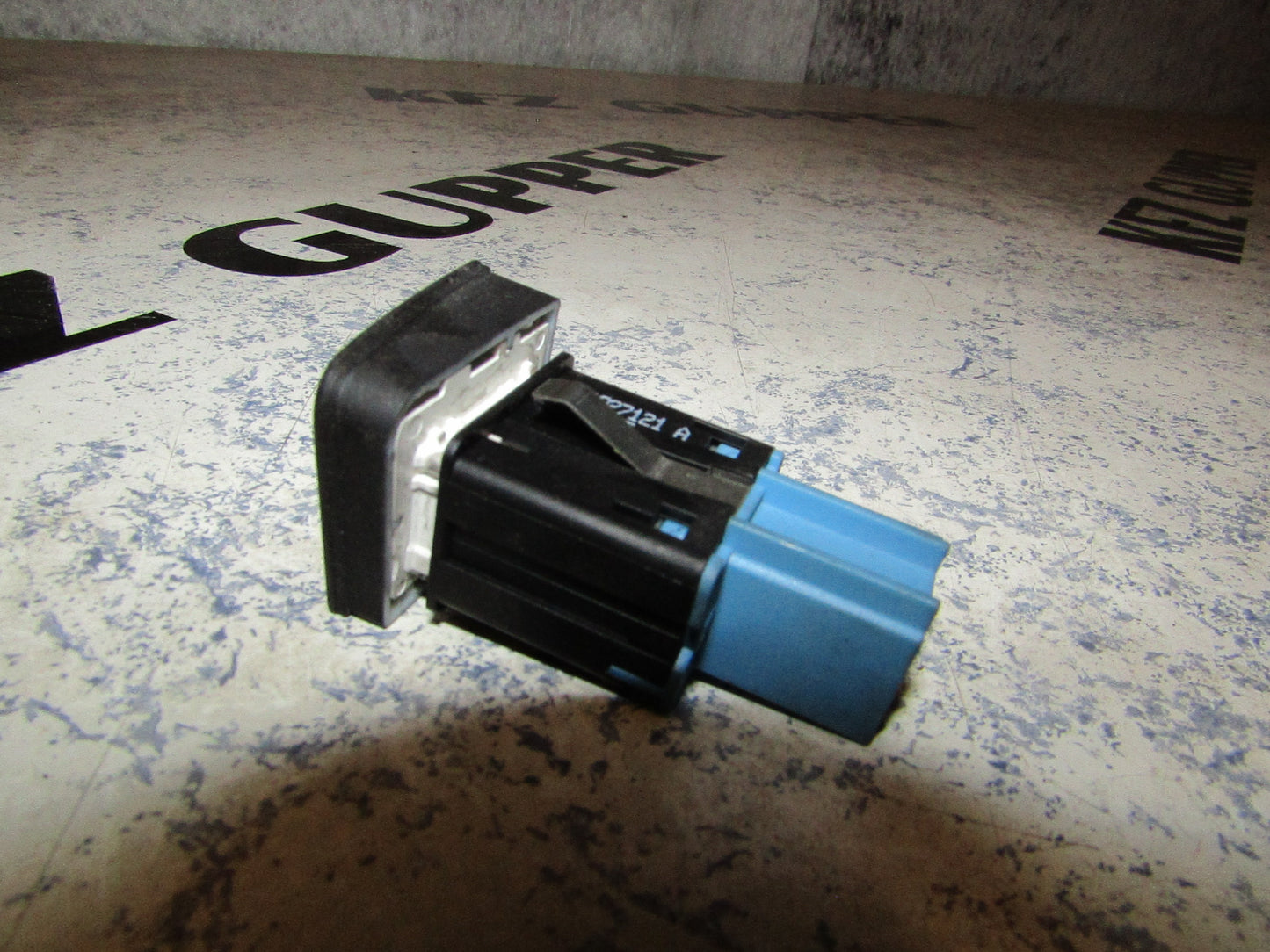 Schalter Reifendruckkontrolle VW Passat 3C B6 BJ 2005-2010 3C0927121A