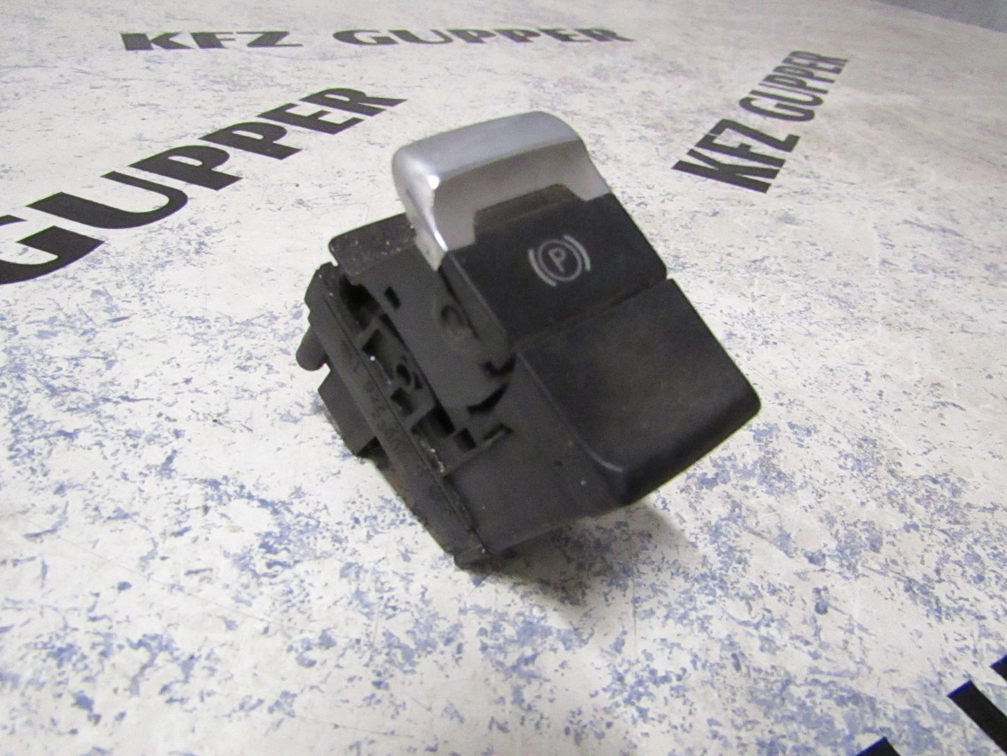 Schalter Elektrische Parkbremse Audi A4 B8 BJ 2007-2013 8K1927225B