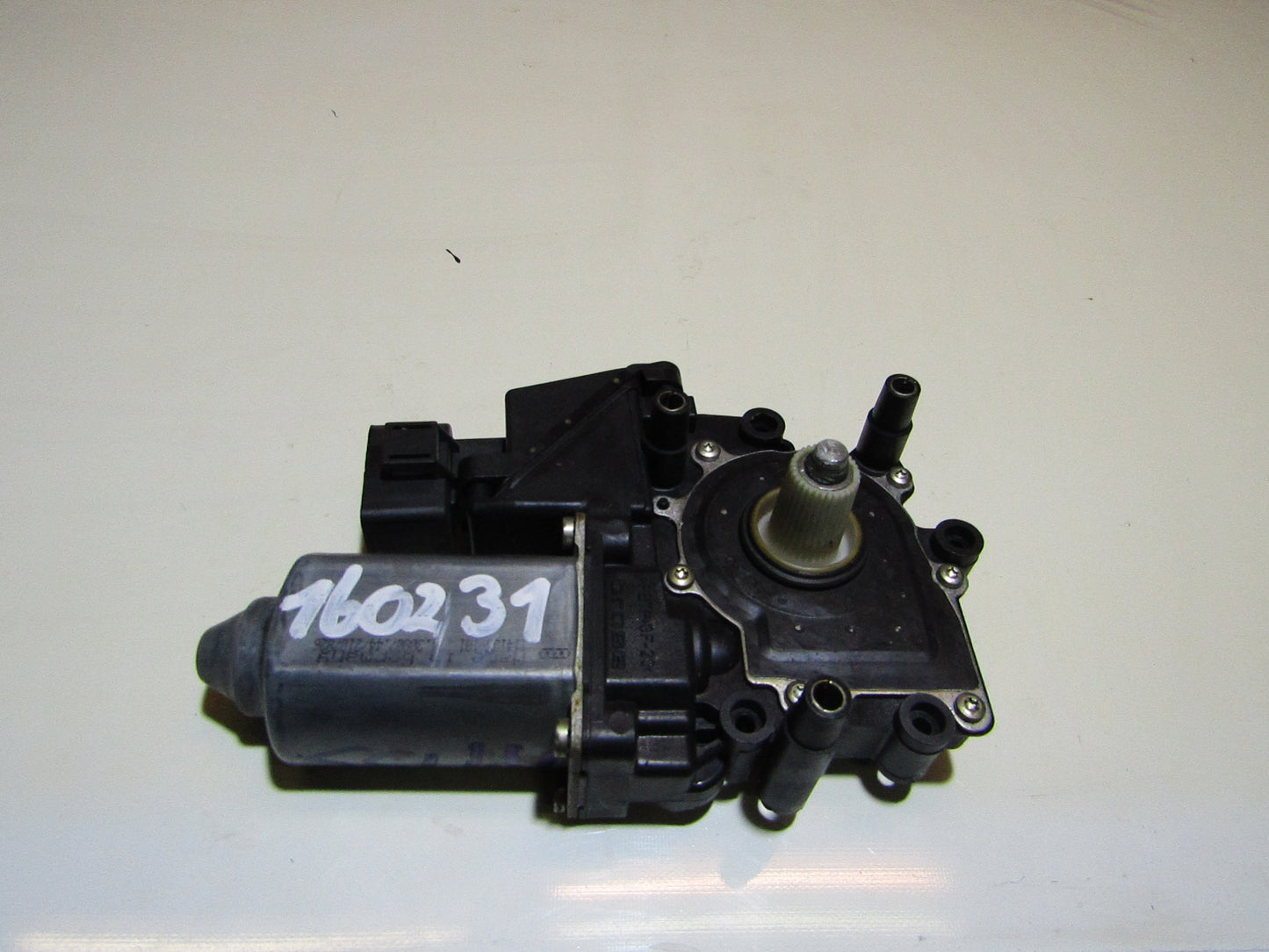 Fensterheber Motor Audi A4/S4 B5 Bj 1994-2001 Links vorne