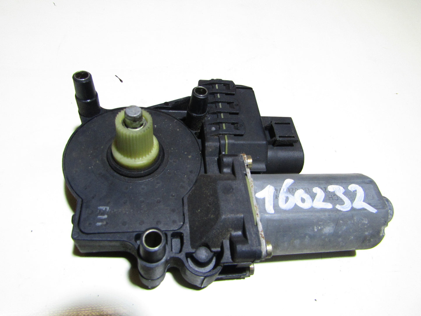 Fensterheber Motor Audi A6/S5 4B/C5 Allroad Bj 1997-2005 Rechts vorne 0130821774