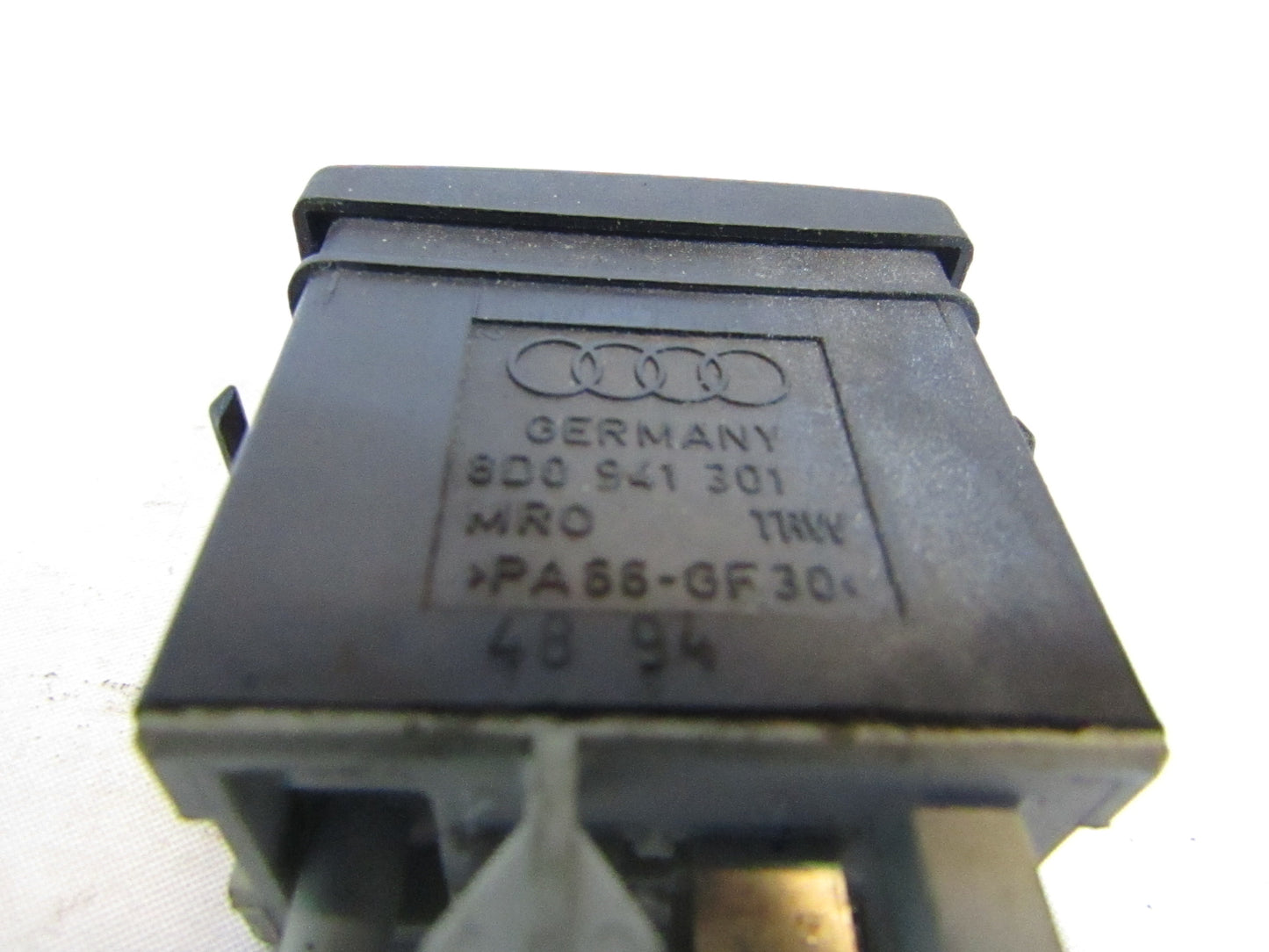 Leuchtweitenregulierungsschalter Audi A4/S4 B5 Bj 1994-2001 8D0941301