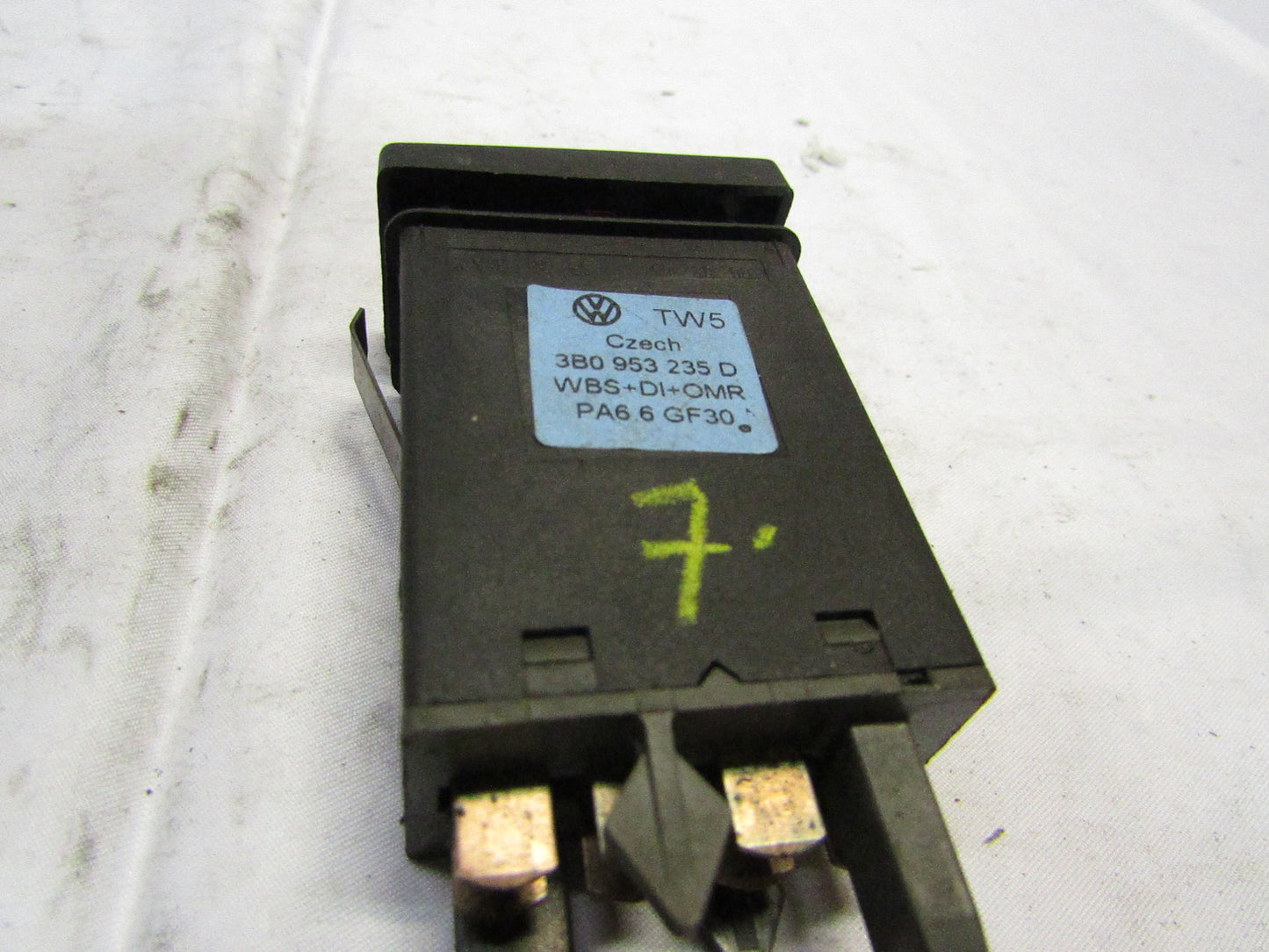 Warnblinker Schalter VW Passat 3BG Bj 2000-2005 3B0935235B