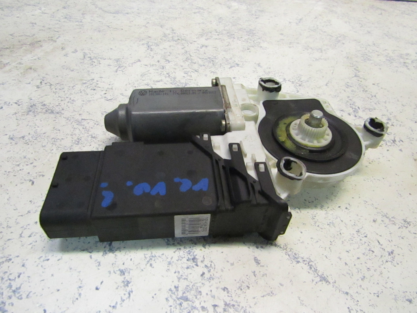 Fensterhebermotor 1J0959802D