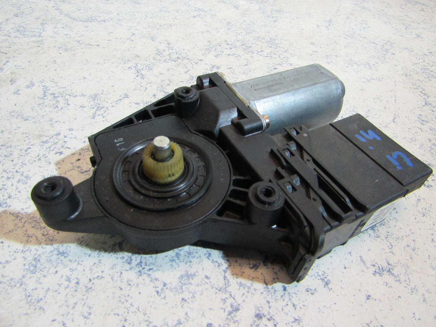 Fensterhebermotor 3B9839751AD