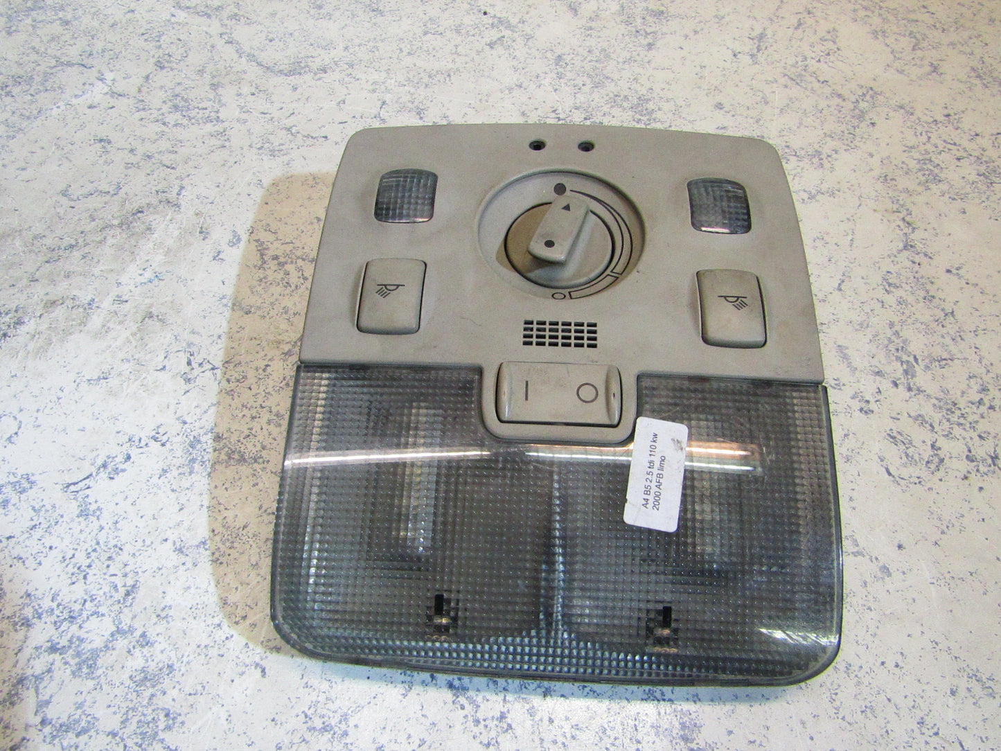 Innenraumleuchte 8D0947111S