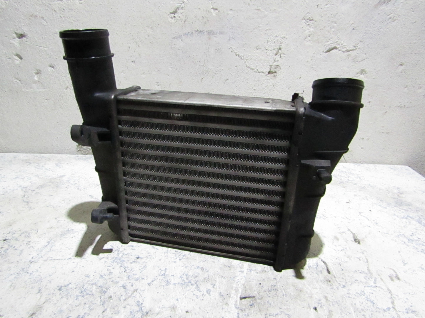 Ladeluftkühler Audi A4 B6 1.9 TDI 101 PS AVB 8E0145805F