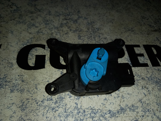 Antriebsmotor klappe Heizung VW Golf 5 BJ 2003-2010 0132801343