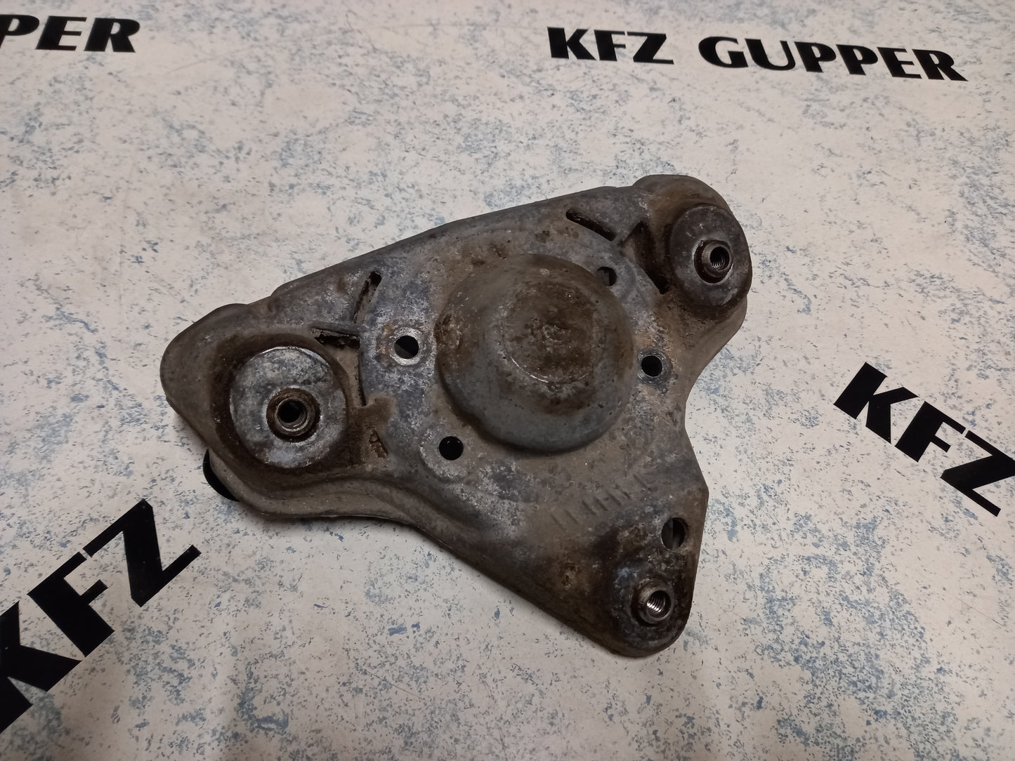 Federbeinaufnahme links - rechts VW Passat 3BG BJ 2000-2005  8D0412383E