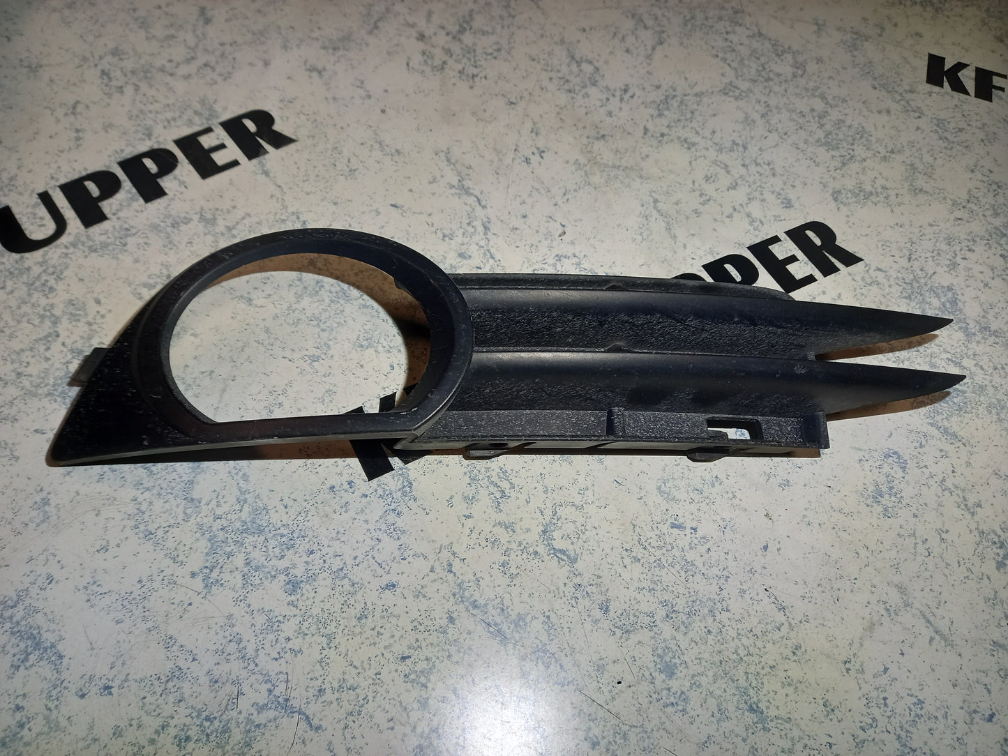 Abdeckung Nebelscheinwerfer Lüftungsgitter  Links Audi A3 8P Bj 2003-2013 8P3807681A