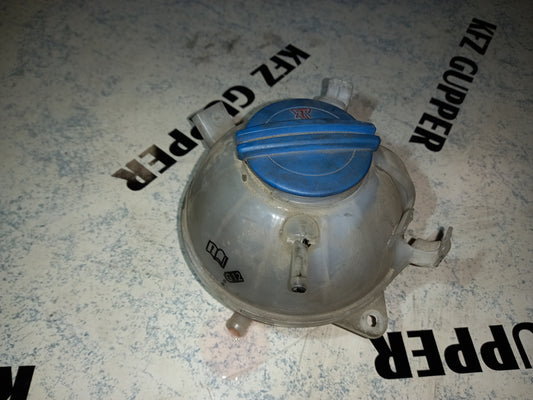 Ausdehnungsgefäß Kühlwasser  Audi A3 8P BJ 2003-2013 1K0 121 407 A