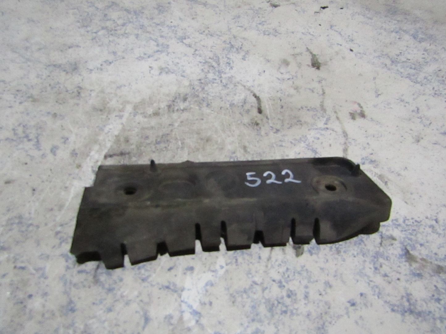 Audi A4 B6 Halter für Stoßstange rechts vorne 8E0807284A