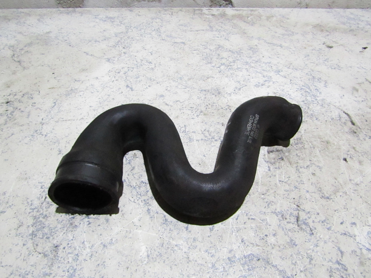 Audi A4 B6 Turboschlauch 8D0145828L